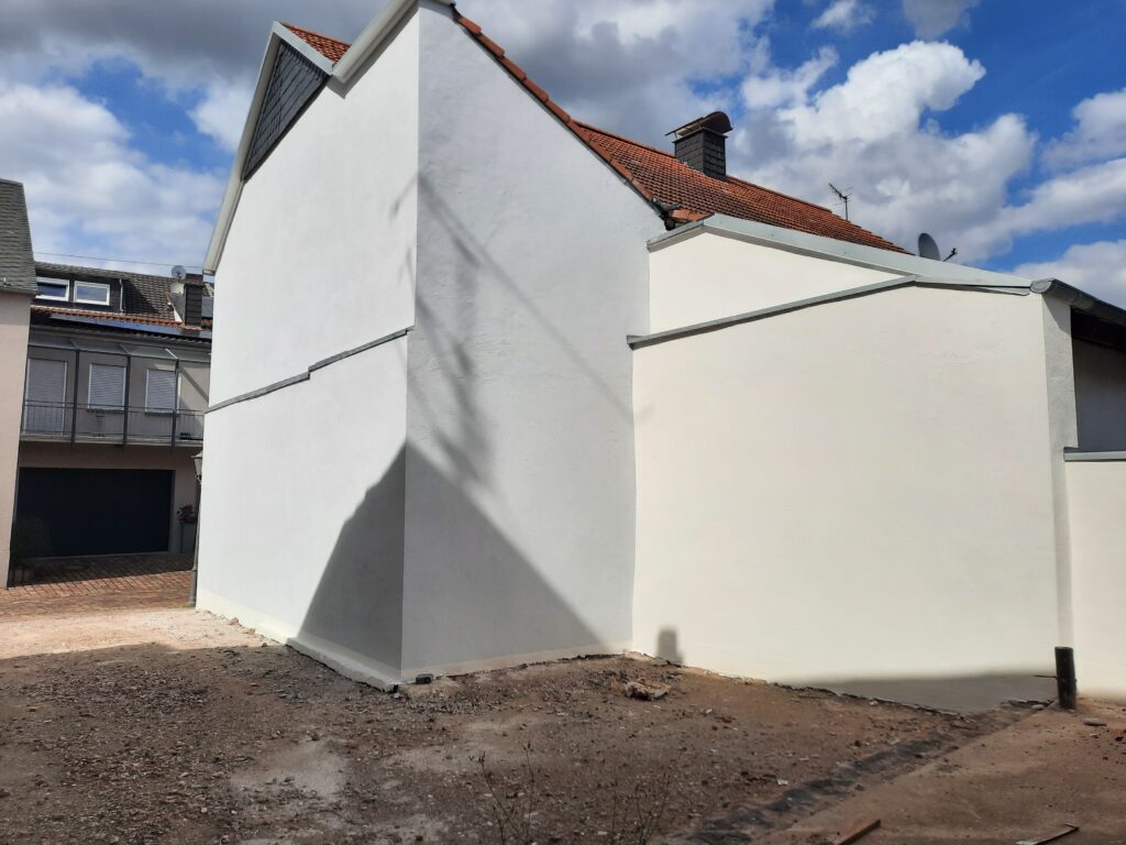 fassadensanierung–neuer–putz–hauswand